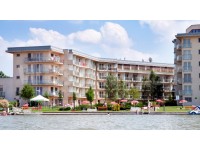В Венгрии на берегу озера предлагается на продажу современная гостиница ****
