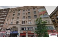 В 7 районе Будапешта, на малом бульварном кольце, в самом центре города, рядом с центральной Синагогой, в аккуратном доме предлагается на продажу двухкомнатная квартира после капитального ремонта.
