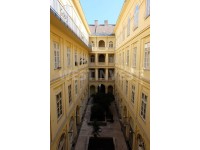 В 5 районе Будапешта, рядом с Базиликой Святого Иштвана, предлагается на продажу квартира после капитального эксклюзивного ремонта