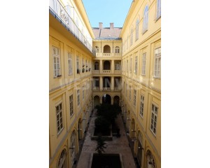 В 5 районе Будапешта, рядом с Базиликой Святого Иштвана, предлагается на продажу квартира после капитального эксклюзивного ремонта