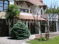 В 12 престижном районе Будапешта, рядом с заповедной зоной, предлагается на продажу семейный дом